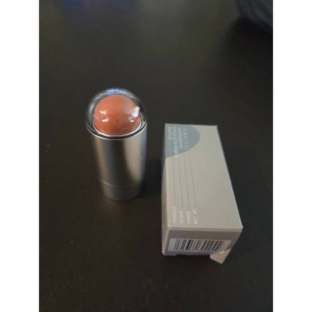 R.E.M. Beauty beauty eclipse